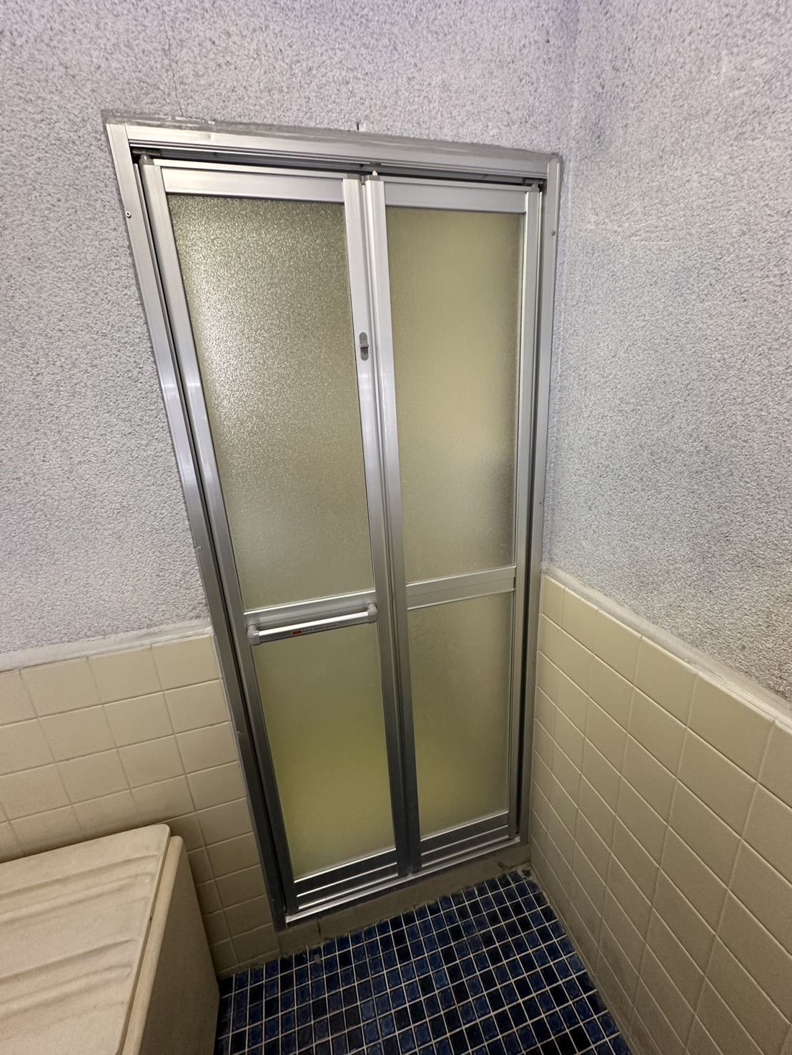 浴室ドアカバー工法交換工事